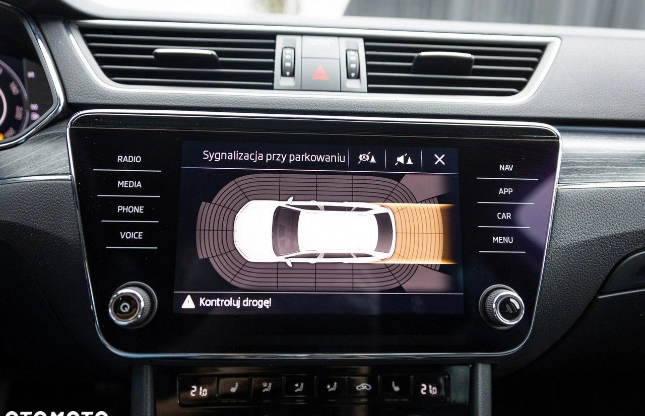 Skoda Superb cena 107777 przebieg: 98000, rok produkcji 2020 z Zawadzkie małe 562